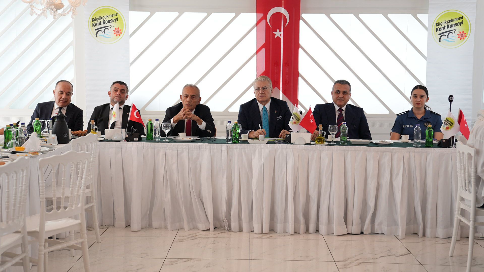 https://mustafaaydin.com/wp-content/uploads/2025/09/28.09.2025-MUHTARLAR-KAHVALTISI-1.jpg