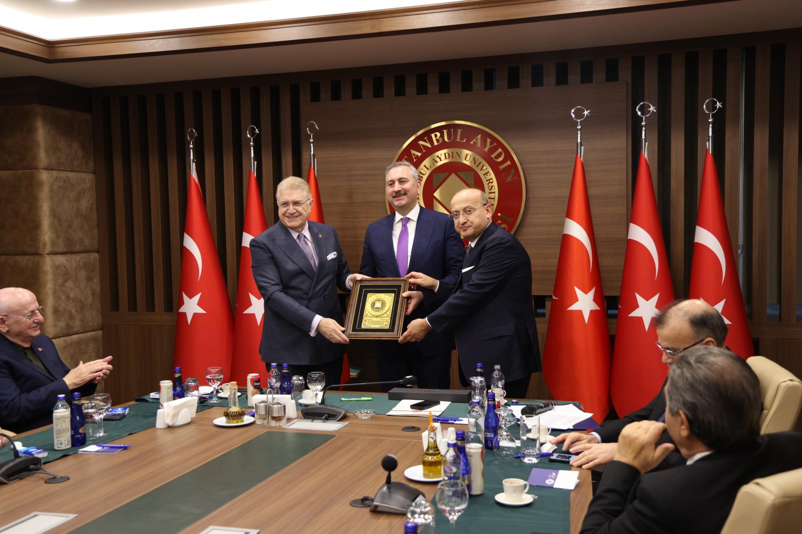 İAÜ BATI PLATFORMU TOPLANTISI GERÇEKLEŞTİRİLDİ Öne Çıkan Görsel