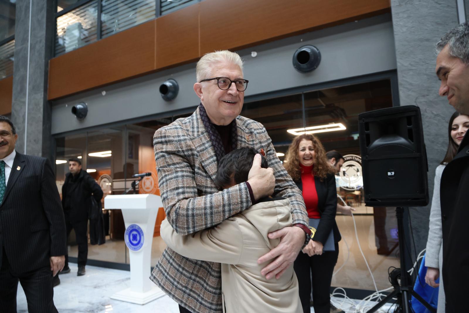 İSTANBUL AYDIN ÜNİVERSİTESİNDE RAMAZAN BAYRAMI KUTLAMASI GERÇEKLEŞTİRİLDİ Öne Çıkan Görsel