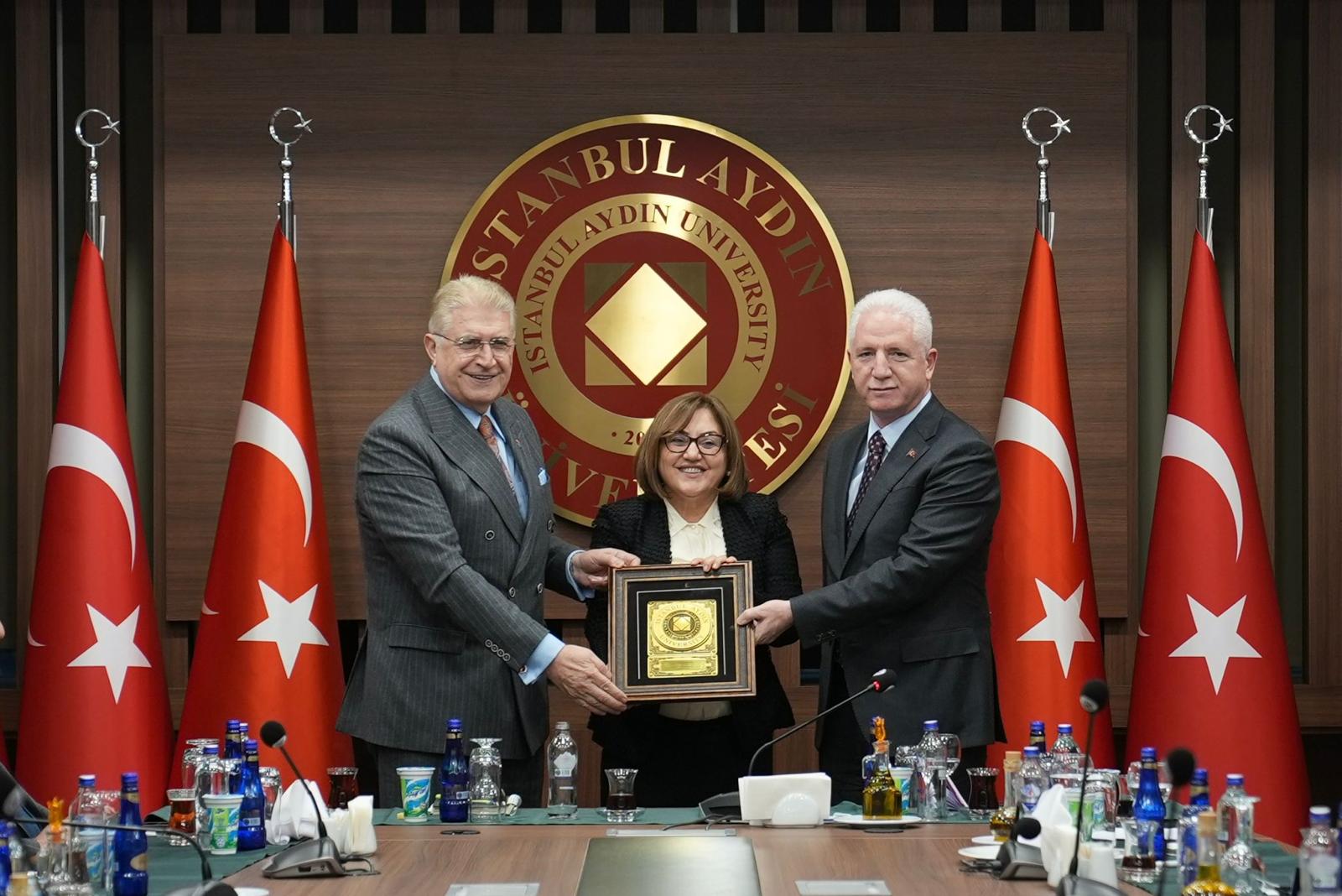 İSTANBUL AYDIN ÜNİVERSİTESİ AYDIN DÜŞÜNCE PLATFORMU TOPLANTISI GERÇEKLEŞTİRİLDİ Öne Çıkan Görsel