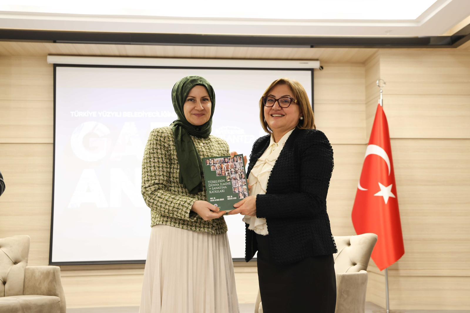 İSTANBUL AYDIN ÜNİVERSİTESİ FARK YARATANLAR AKADEMİSİ’NDE GAZİANTEP BÜYÜKŞEHİR BELEDİYE BAŞKANI FATMA ŞAHİN ÖĞRENCİLERLE BULUŞTU Öne Çıkan Görsel